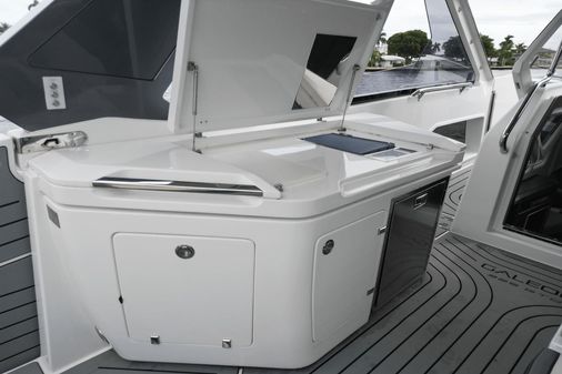 Galeon 325 GTO image