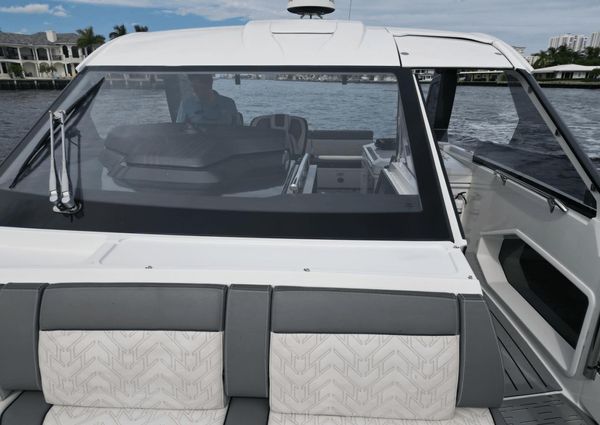 Galeon 325 GTO image