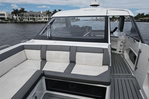 Galeon 325 GTO image