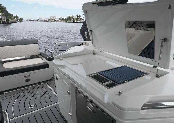 Galeon 325 GTO image