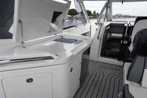 Galeon 325 GTO image