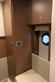 Sea Ray 350 Sundancer image