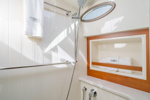 Palm Beach Motor Yachts PB50 image