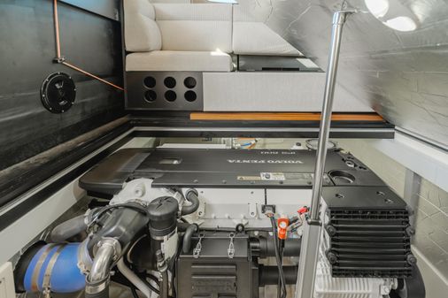 Palm Beach Motor Yachts PB50 image