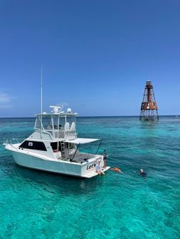 Cabo 35 Flybridge Sportfisher image