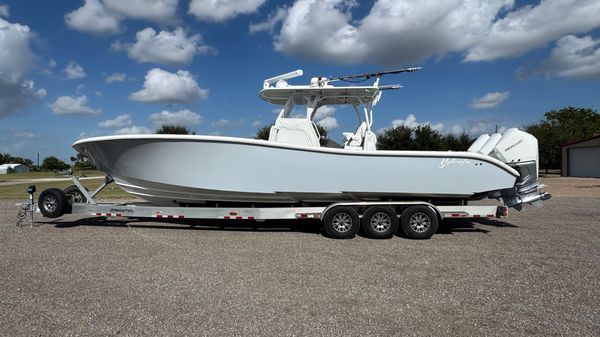 Yellowfin 36 Offshore 