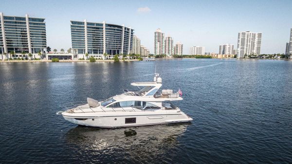 Azimut 55 image