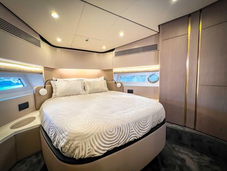 Azimut 55 image