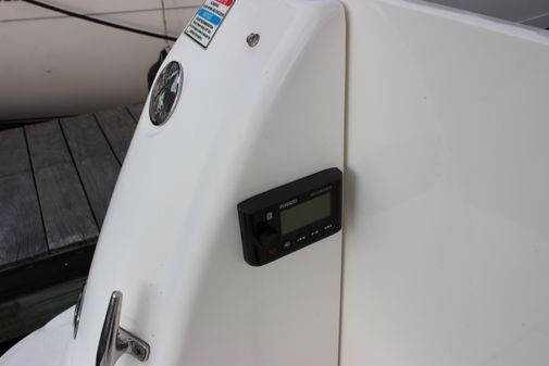 Sea Ray 320 Sundancer image