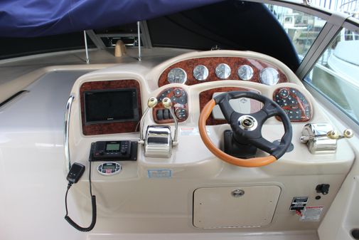 Sea Ray 320 Sundancer image