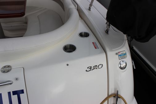 Sea Ray 320 Sundancer image