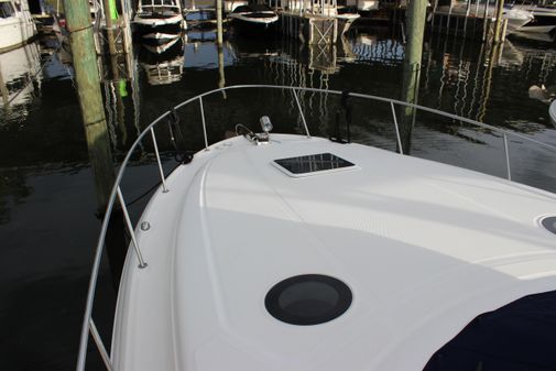 Sea Ray 320 Sundancer image