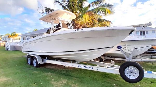 Robalo R260 Center Console 