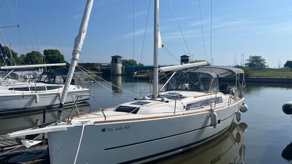 Dufour 360