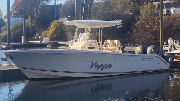 Cobia 277 Center Console 