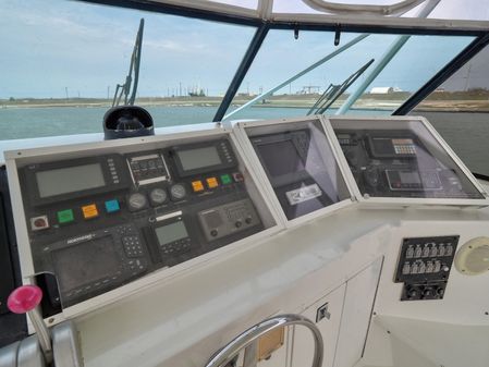 Hatteras Convertible image