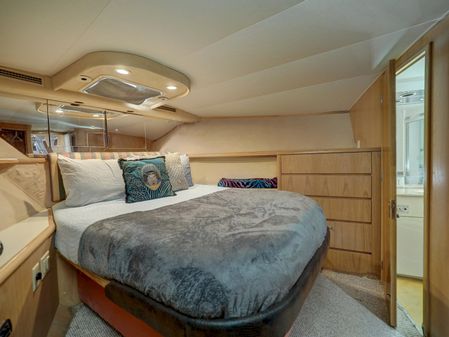 Hatteras Convertible image