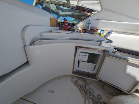 Sea Ray 380 Sun Sport image