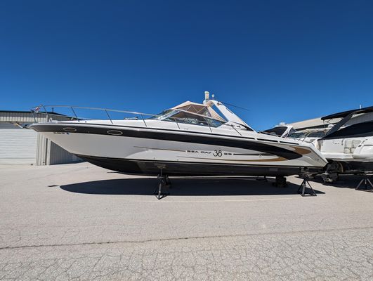 Sea Ray 380 Sun Sport - main image