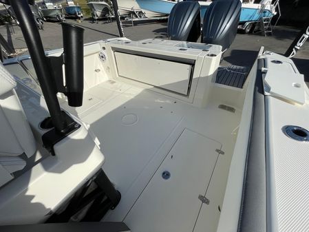 Cobia 285-CENTER-CONSOLE image