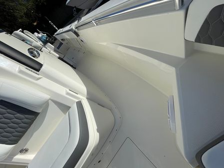 Cobia 285-CENTER-CONSOLE image