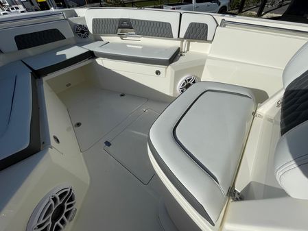 Cobia 285-CENTER-CONSOLE image