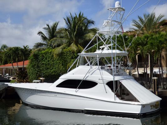 Hatteras 60 Convertible - main image