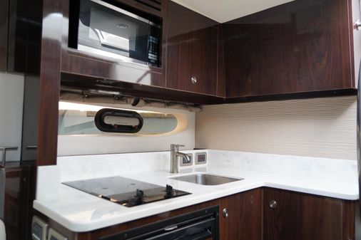 Sea Ray 350 Sundancer Coupe image