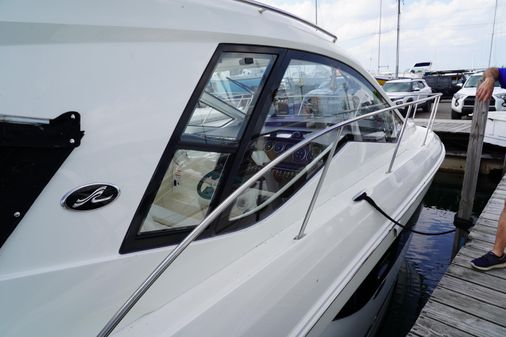 Sea Ray 350 Sundancer Coupe image