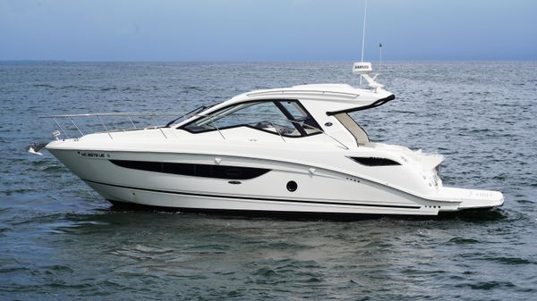 Sea Ray 350 Sundancer Coupe 