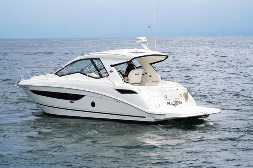 Sea Ray 350 Sundancer Coupe image