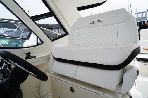 Sea Ray 350 Sundancer Coupe image