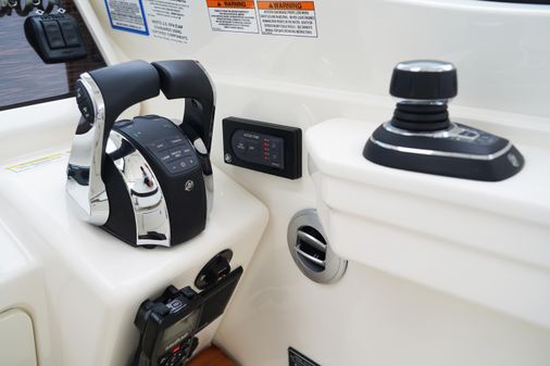 Sea Ray 350 Sundancer Coupe image