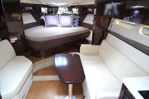 Sea Ray 350 Sundancer Coupe image