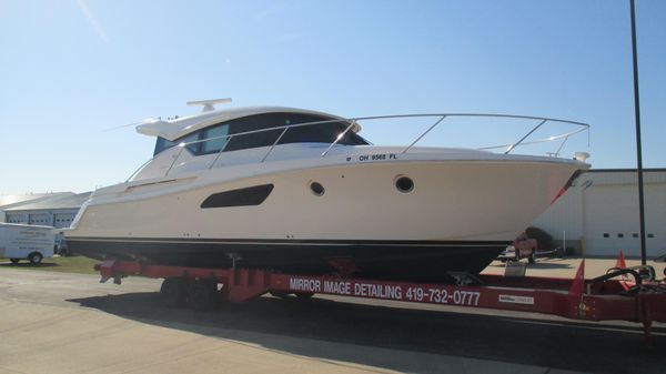 Tiara Yachts 44 Coupe 