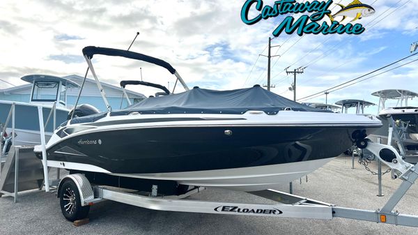 Hurricane SunDeck Sport 205 OB