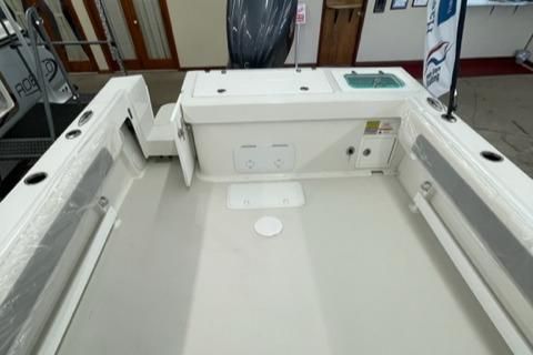 Parker 2320 SL Sport Cabin image