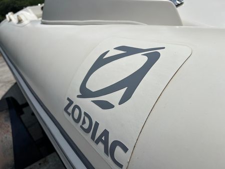 Zodiac Yachtline 440 image