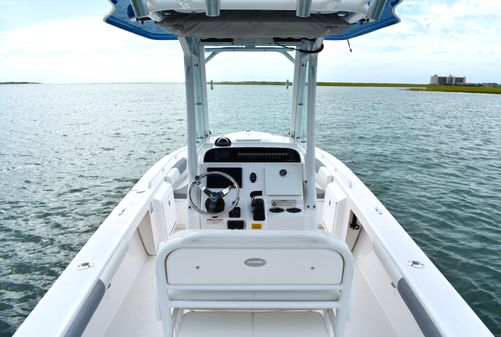 Everglades 243 Center Console image