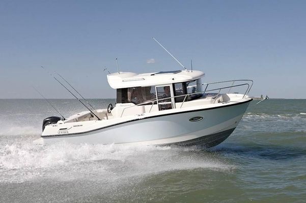 Quicksilver 755 Pilothouse - main image
