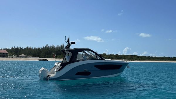 Sea Ray 370 Sundancer 