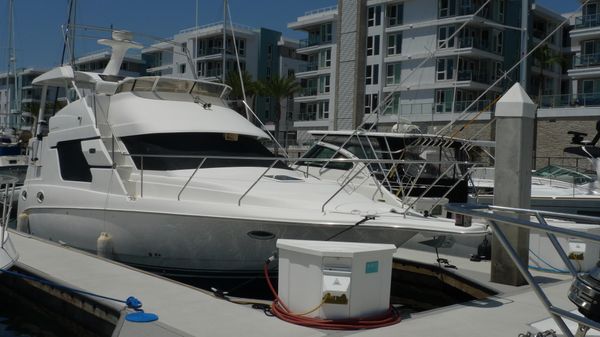 Silverton 352 Motor Yacht