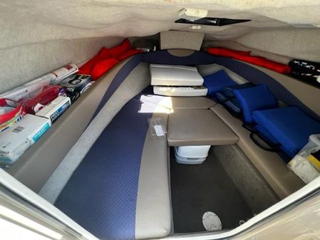 Bayliner 212 image