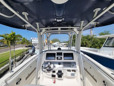 Robalo R300 Center Console image