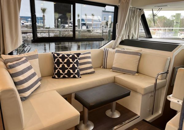 Beneteau Swift Trawler 41 Fly image