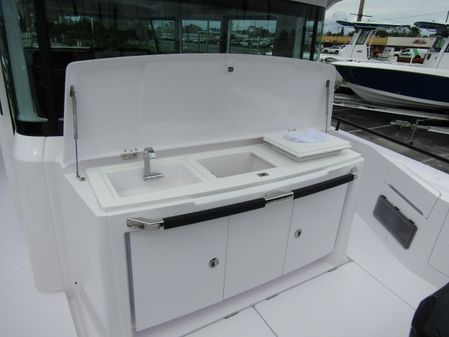 Axopar 37XC CROSS CABIN image