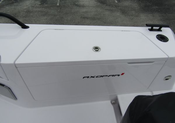 Axopar 37XC CROSS CABIN image