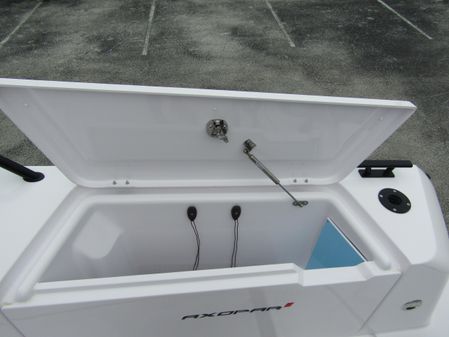 Axopar 37XC CROSS CABIN image