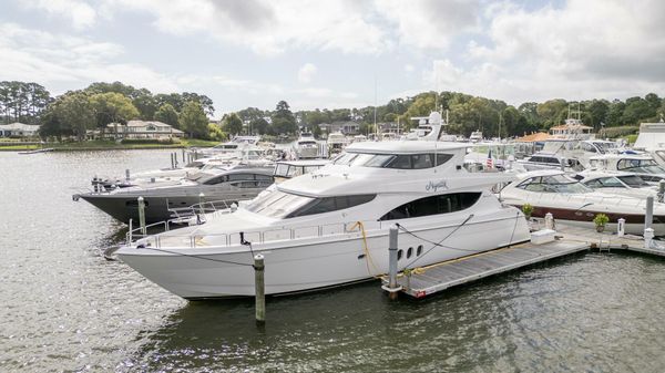 Hatteras 80 ENCLOSED BRIDGE 