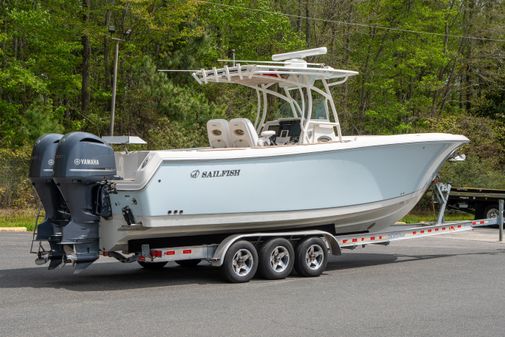 Hatteras 80 ENCLOSED BRIDGE image